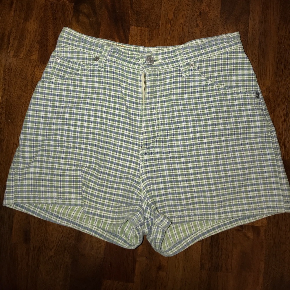 high rise levis plaid shorts